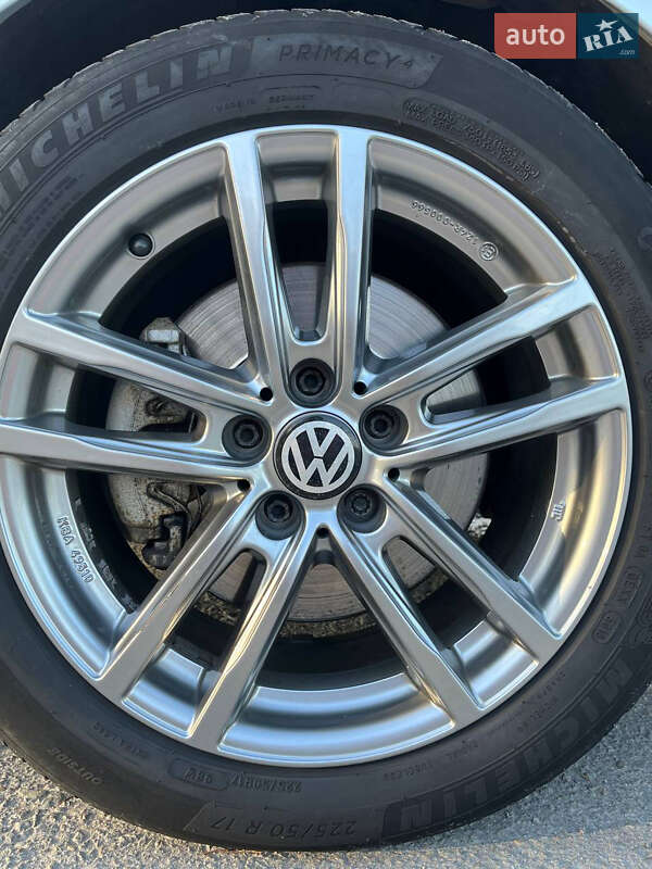 Универсал Volkswagen Passat 2011 в Звягеле