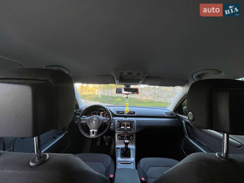 Универсал Volkswagen Passat 2011 в Звягеле