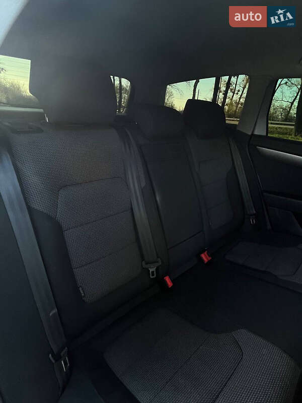 Универсал Volkswagen Passat 2011 в Звягеле