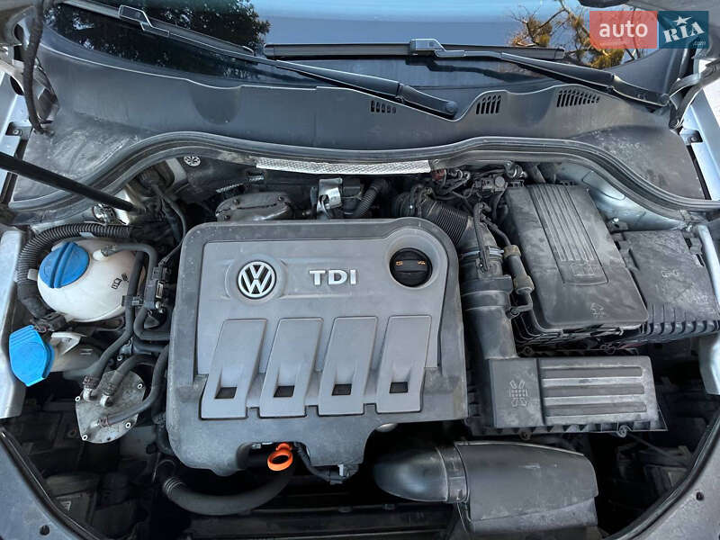 Универсал Volkswagen Passat 2011 в Звягеле