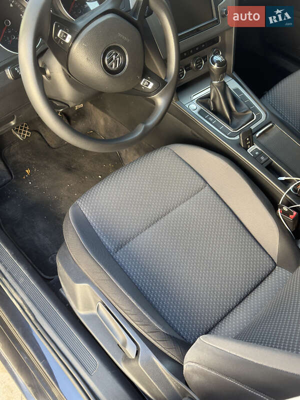 Универсал Volkswagen Passat 2015 в Первомайске