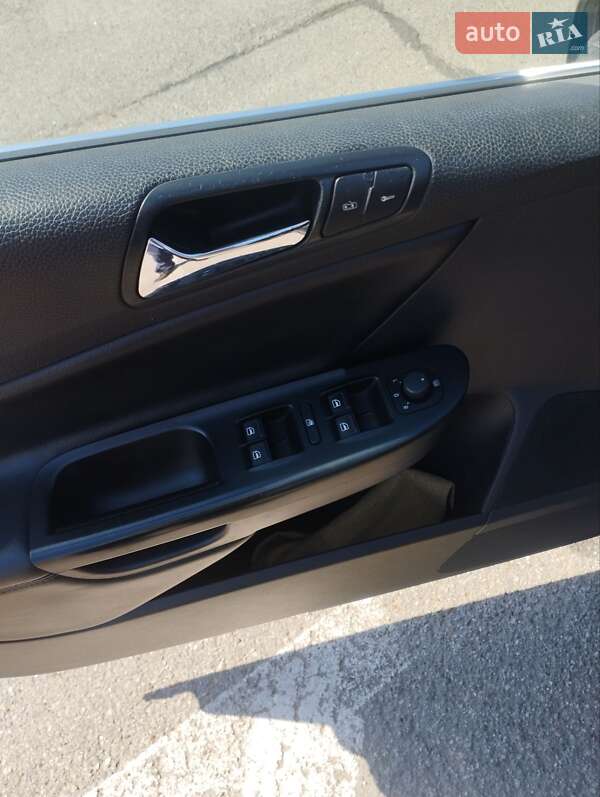 Универсал Volkswagen Passat 2005 в Черновцах