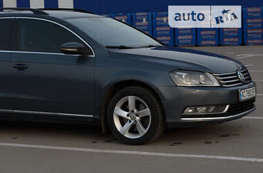 Универсал Volkswagen Passat 2011 в Нововолынске