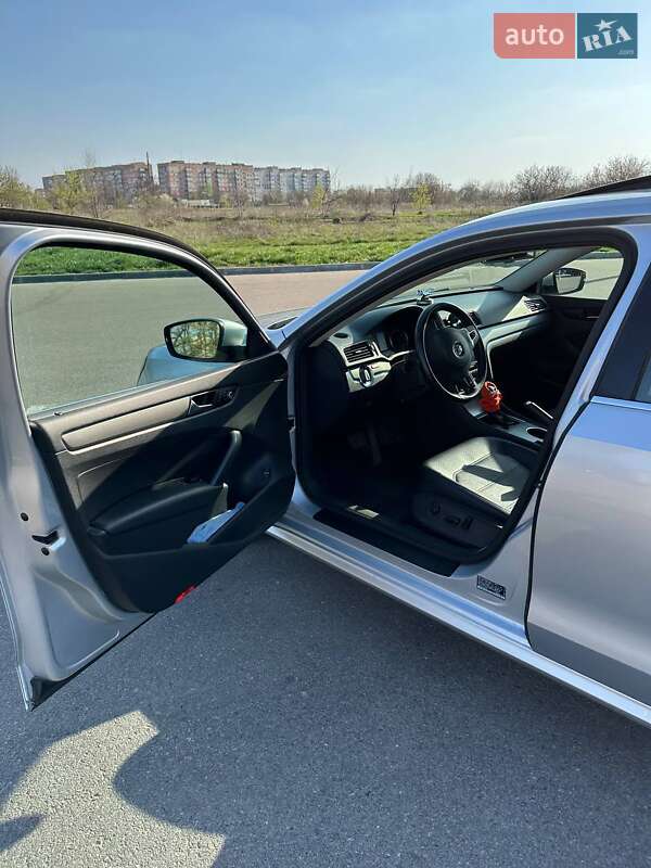 Седан Volkswagen Passat 2014 в Кропивницькому