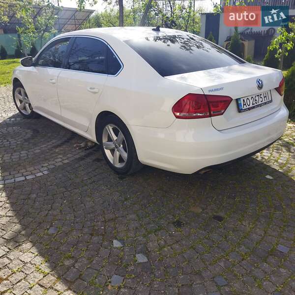 Седан Volkswagen Passat 2012 в Іршаві