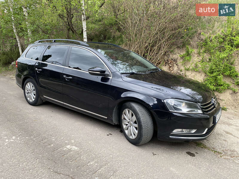Универсал Volkswagen Passat 2013 в Ровно