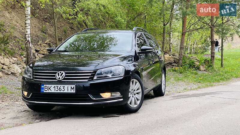 Универсал Volkswagen Passat 2013 в Ровно