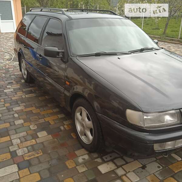 Універсал Volkswagen Passat 1994 в Виноградові