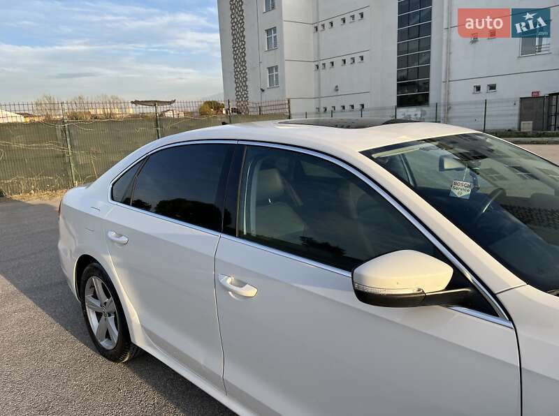Седан Volkswagen Passat 2014 в Одессе