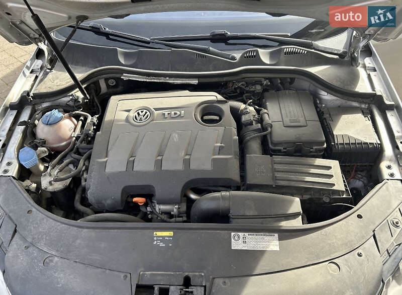 Универсал Volkswagen Passat 2013 в Ужгороде