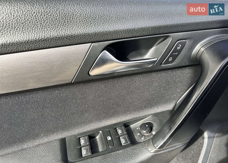 Универсал Volkswagen Passat 2013 в Ужгороде