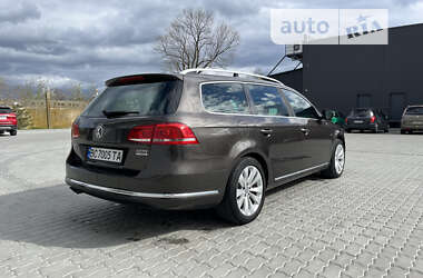 Универсал Volkswagen Passat 2012 в Бориславе