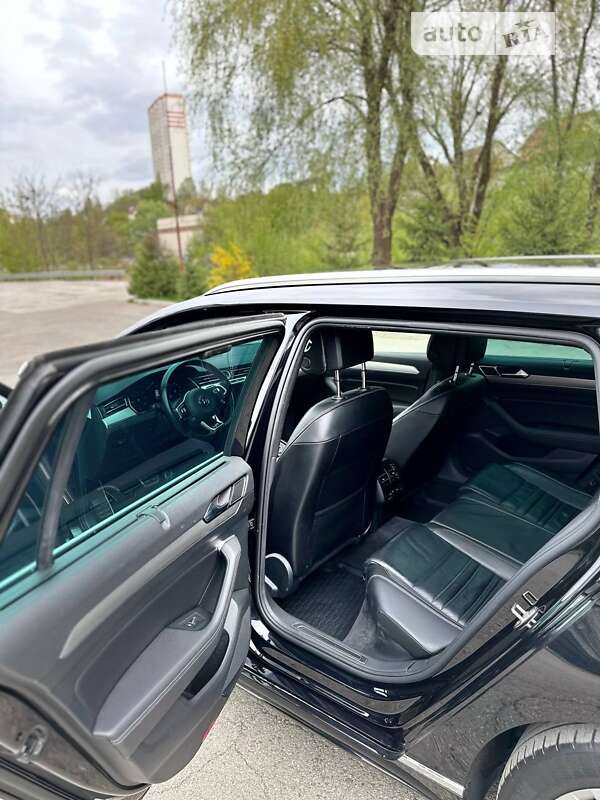 Универсал Volkswagen Passat 2018 в Киеве