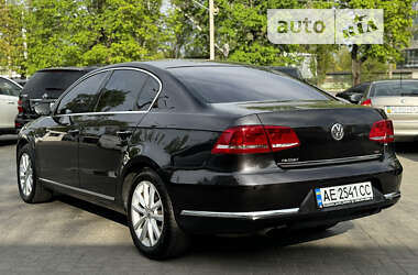 Седан Volkswagen Passat 2011 в Днепре