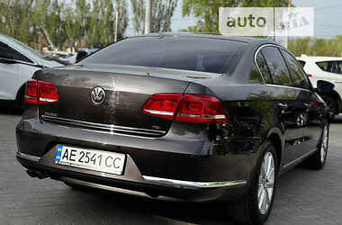 Седан Volkswagen Passat 2011 в Днепре