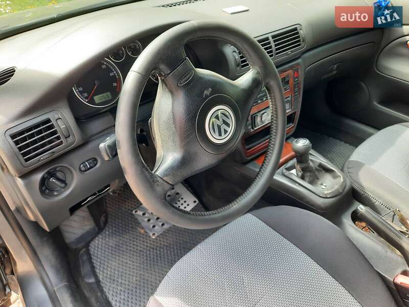 Седан Volkswagen Passat 2005 в Запорожье
