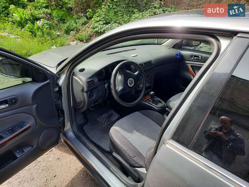 Седан Volkswagen Passat 2005 в Запорожье