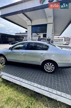 Седан Volkswagen Passat 2010 в Днепре