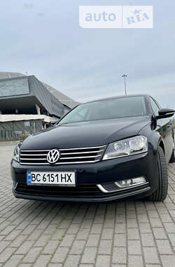 Седан Volkswagen Passat 2014 в Львове