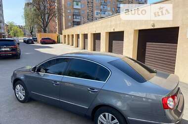 Седан Volkswagen Passat 2006 в Харькове