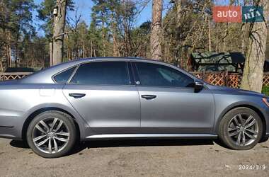 Седан Volkswagen Passat 2018 в Луцке