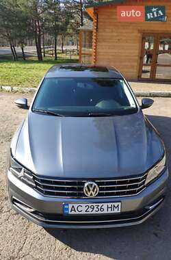 Седан Volkswagen Passat 2018 в Луцке