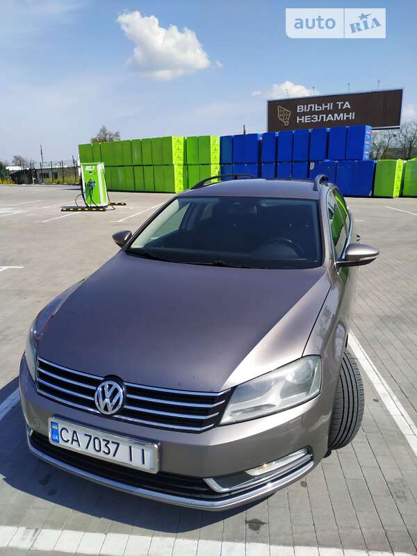 Универсал Volkswagen Passat 2011 в Умани