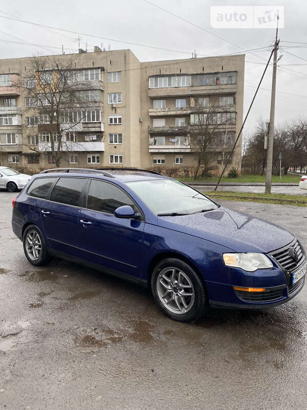 Універсал Volkswagen Passat 2010 в Ужгороді