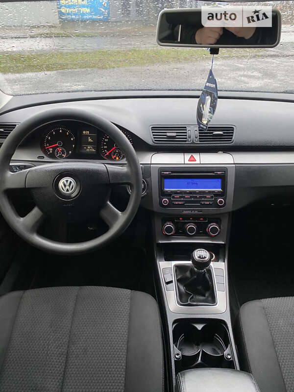 Універсал Volkswagen Passat 2010 в Ужгороді