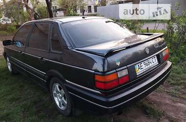 Седан Volkswagen Passat 1988 в Кривом Роге