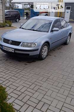 Седан Volkswagen Passat 1999 в Казатине