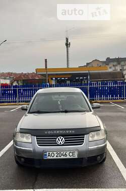 Седан Volkswagen Passat 2002 в Ужгороді