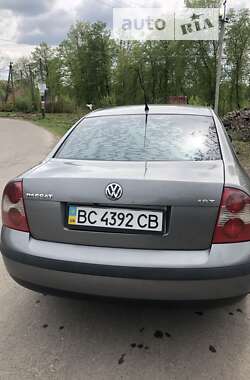 Седан Volkswagen Passat 2001 в Львове