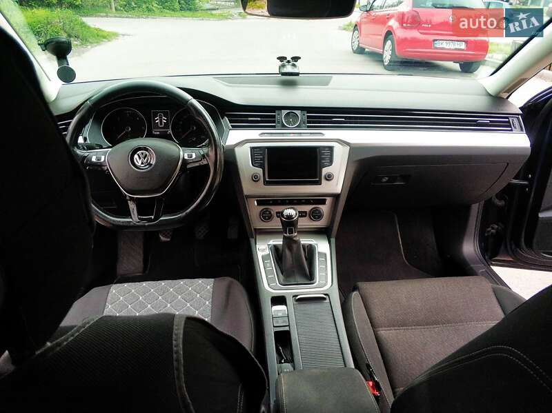Универсал Volkswagen Passat 2015 в Ровно