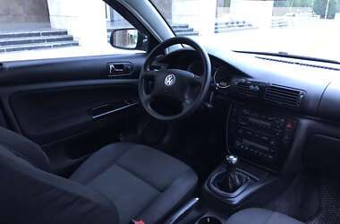 Седан Volkswagen Passat 2002 в Нетешине