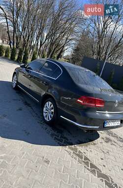 Седан Volkswagen Passat 2011 в Тернополе