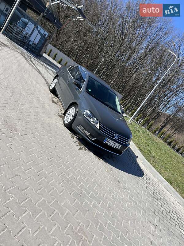 Седан Volkswagen Passat 2011 в Тернополе