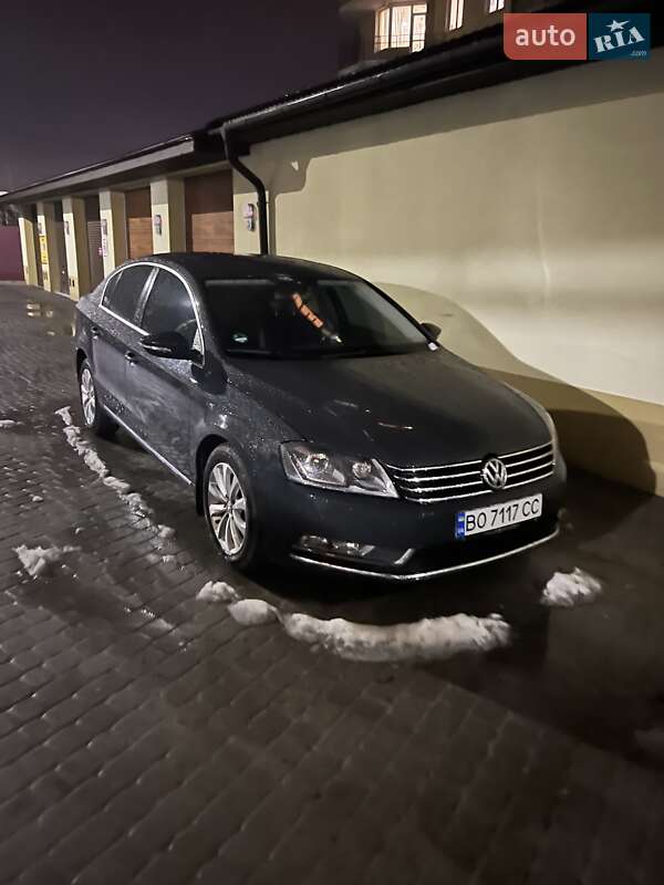 Седан Volkswagen Passat 2011 в Тернополе