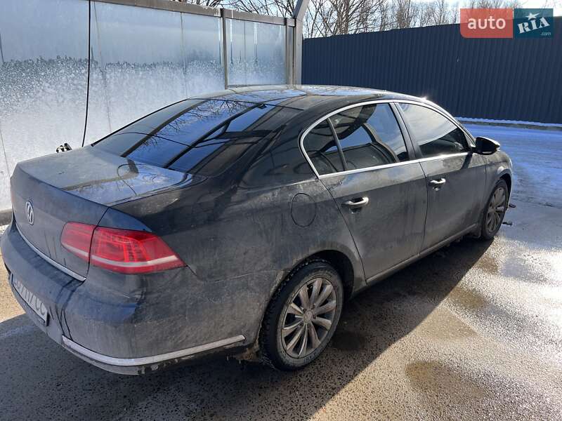 Седан Volkswagen Passat 2011 в Тернополе