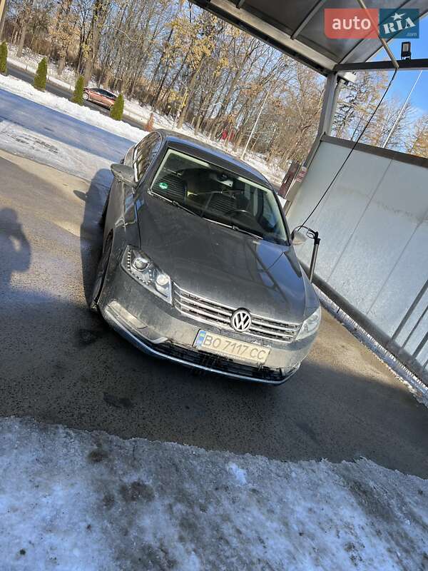 Седан Volkswagen Passat 2011 в Тернополе