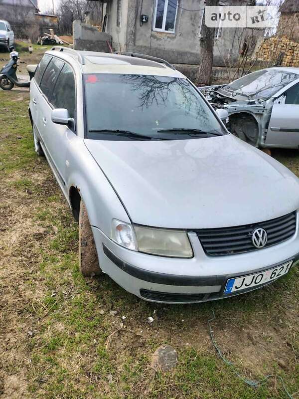 Универсал Volkswagen Passat 1999 в Одессе