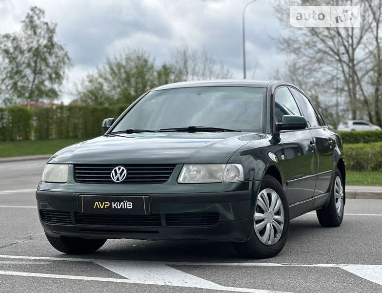 Седан Volkswagen Passat 1997 в Києві