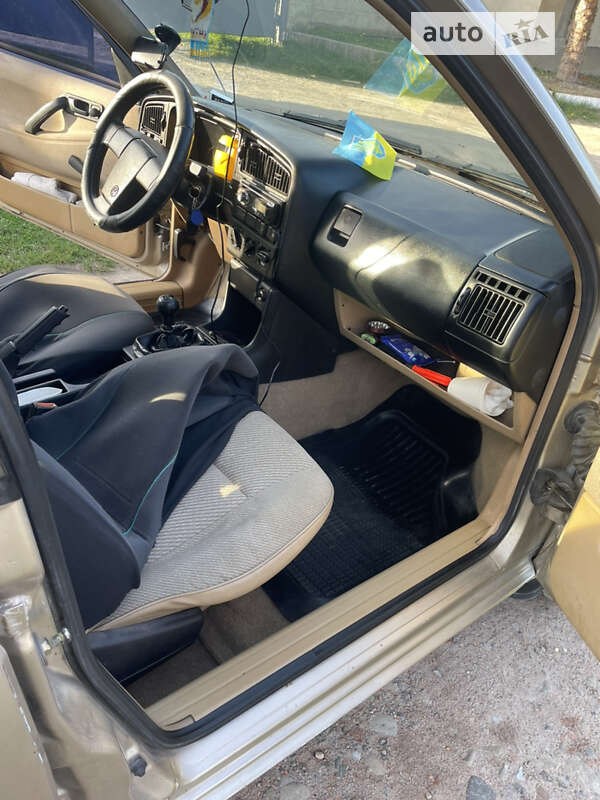 Седан Volkswagen Passat 1990 в Трускавце фото 10 Седан Volkswagen Passat 1990 в Трускавце