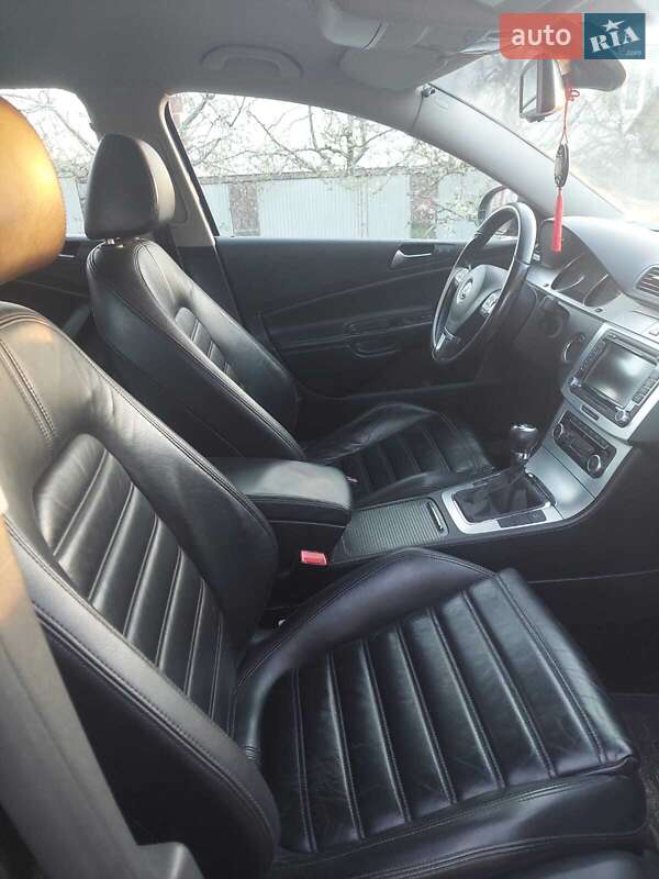 Универсал Volkswagen Passat 2010 в Борщеве