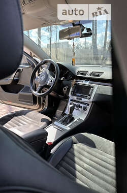 Седан Volkswagen Passat 2013 в Тернополе