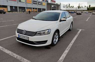 Седан Volkswagen Passat 2013 в Львові