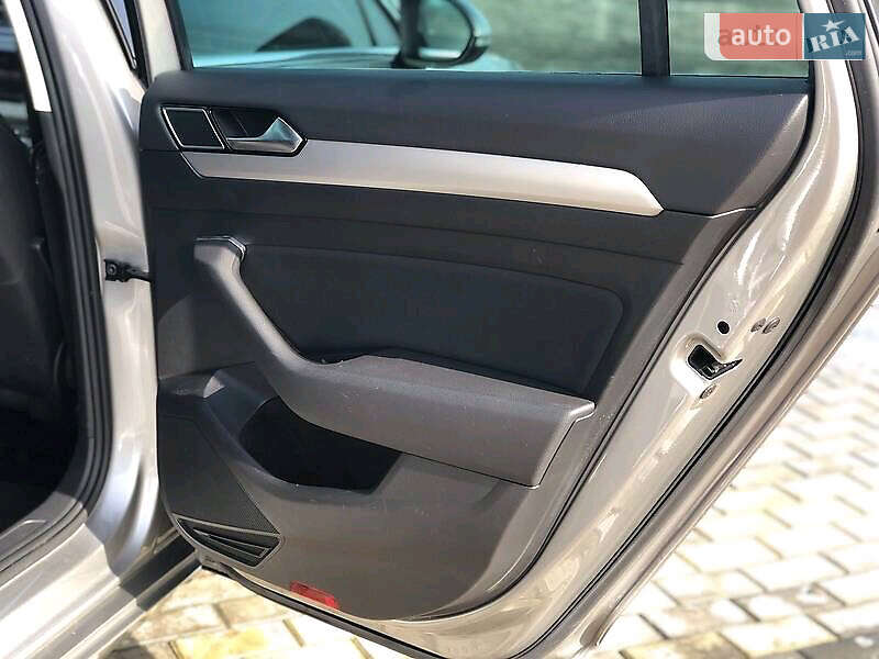 Универсал Volkswagen Passat 2016 в Шепетовке