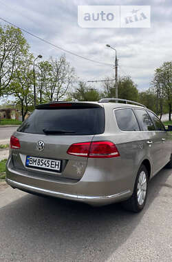 Універсал Volkswagen Passat 2013 в Сумах