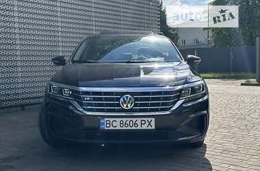 Седан Volkswagen Passat 2020 в Львові