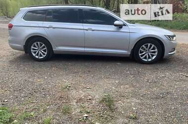 Универсал Volkswagen Passat 2016 в Киеве